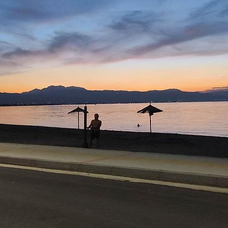 Sun, Sea, And Sand-Only 20 Footsteps To The Beach Corinth Exterior photo
