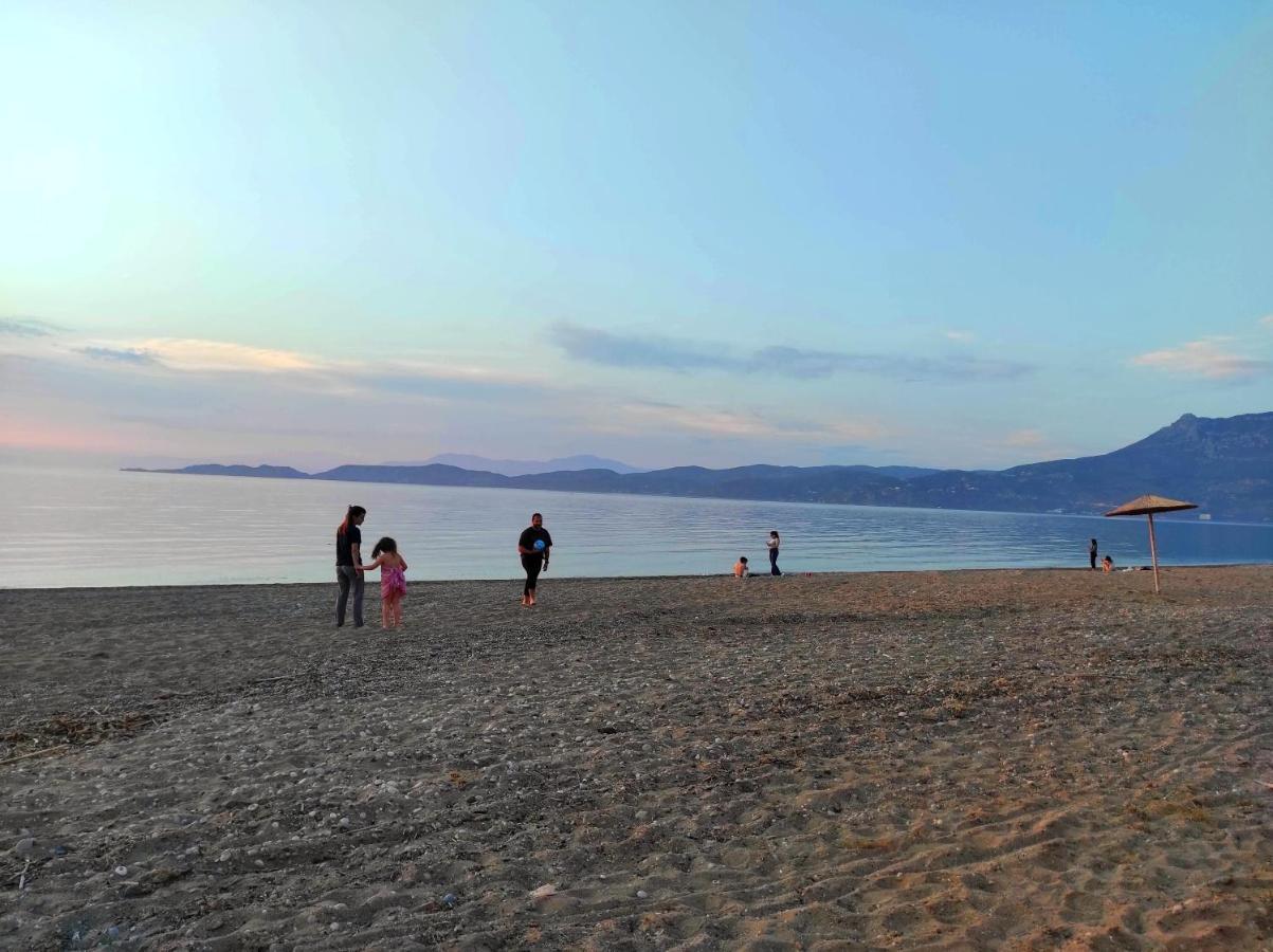 Sun, Sea, And Sand-Only 20 Footsteps To The Beach Corinth Exterior photo
