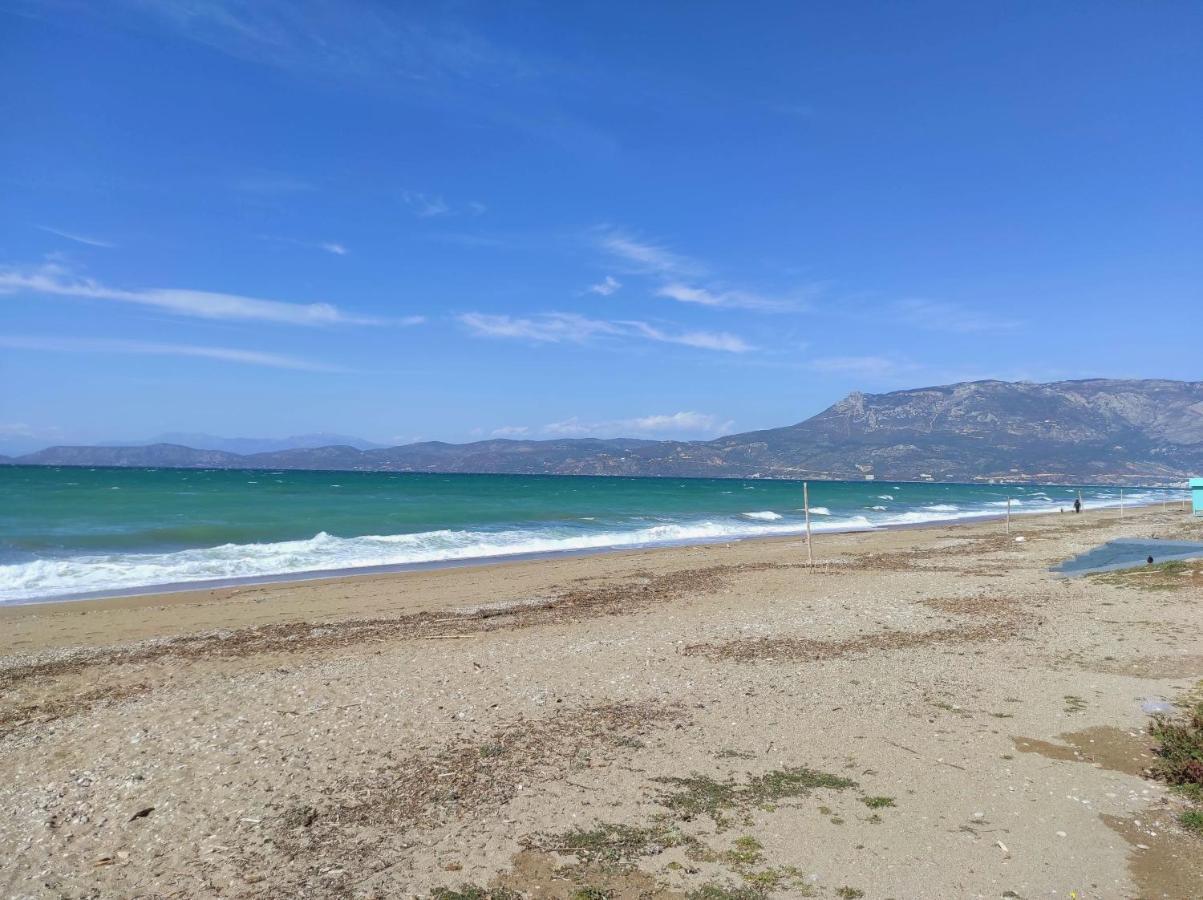 Sun, Sea, And Sand-Only 20 Footsteps To The Beach Corinth Exterior photo